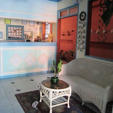 Coastal Inn Dumaguete City Экстерьер фото