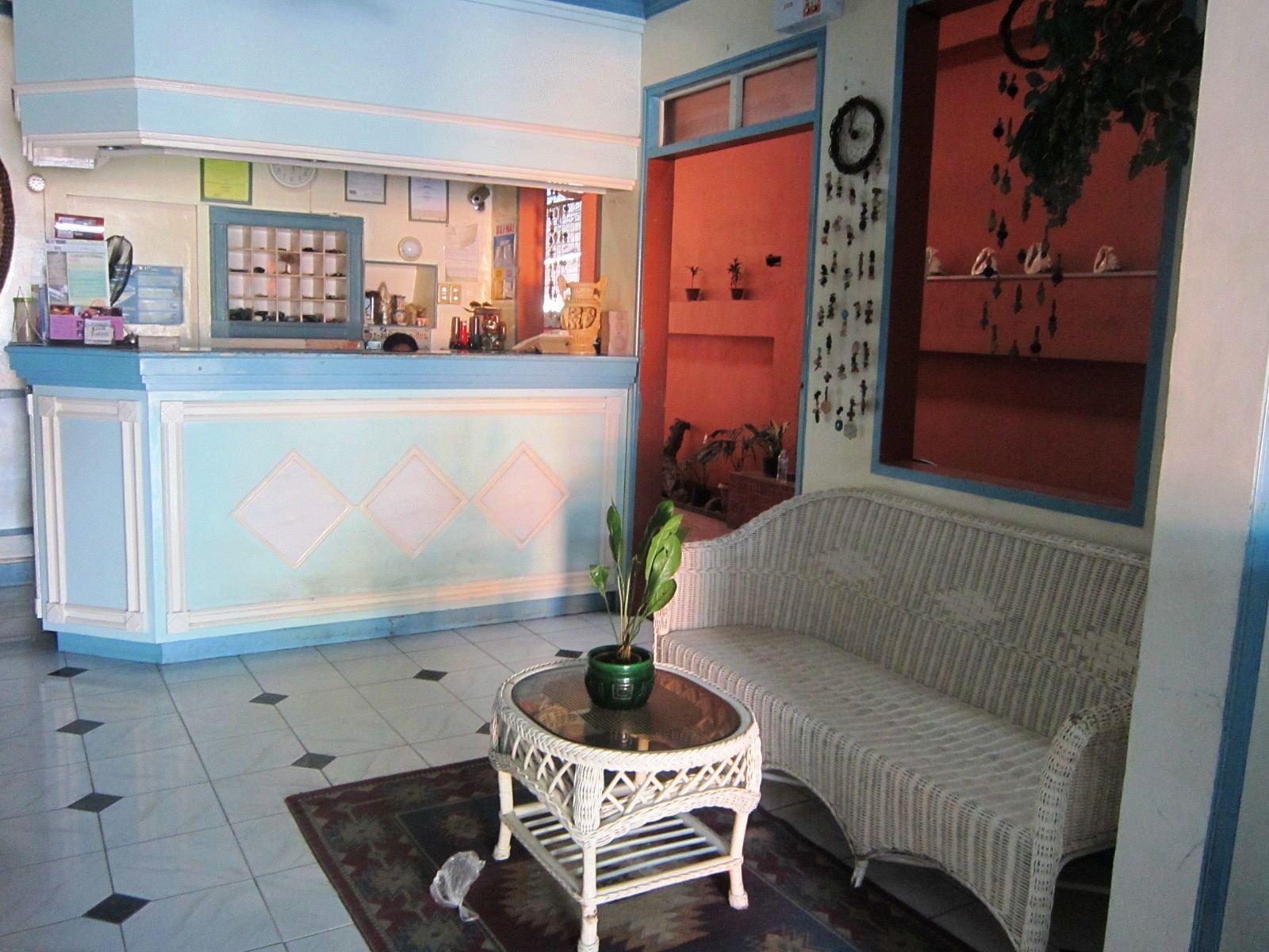 Coastal Inn Dumaguete City Экстерьер фото